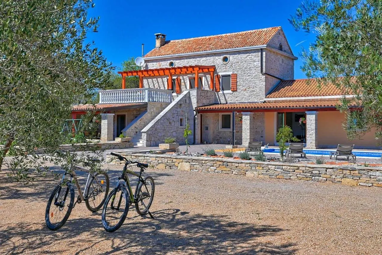 Villa Jacassa With Pool And Jacuzzi Biograd Na Moru